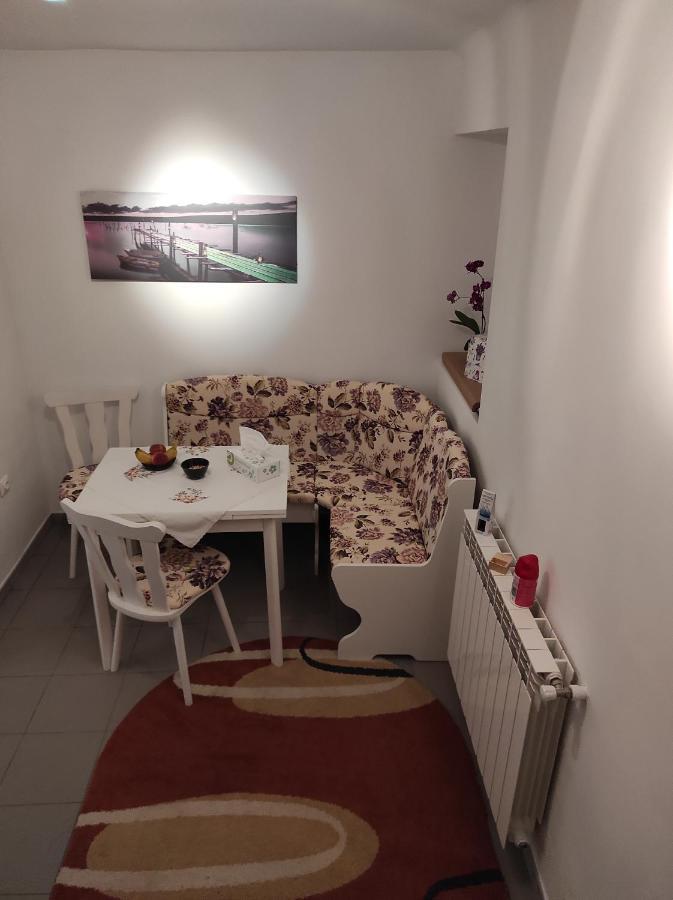 Garsoniera Cocheta Zona Coresi Mall 브라쇼브 외부 사진